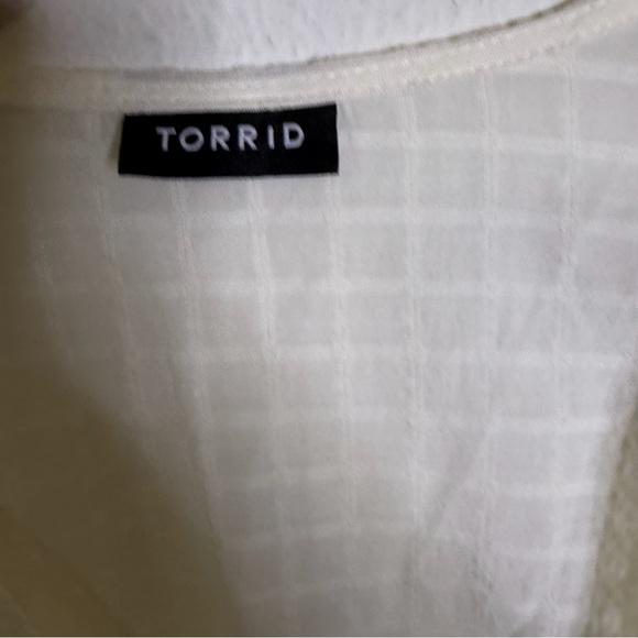 Torrid poet peasant off White Ruffle V-Neck Blouse top ren fair festival sz 4 - Picture 5 of 7